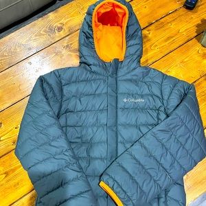 Boys Columbia coat. In like new condition. Grey with orange trim. Hooded.